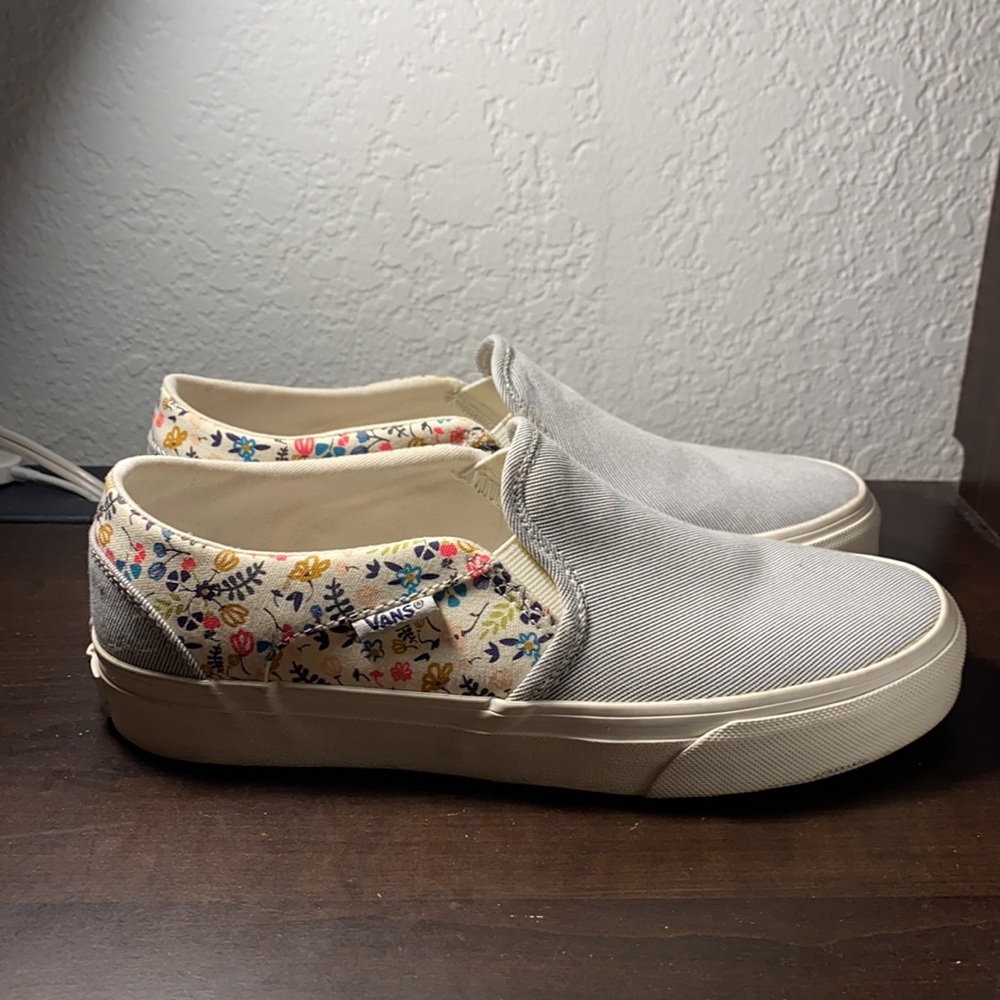 Vans - Picture 2 of 5